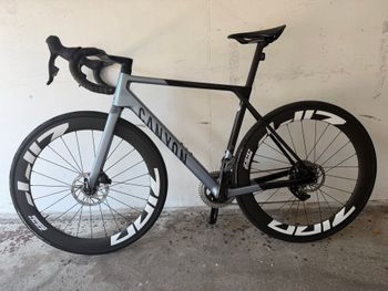 Used Canyon Ultimate CF SL 7 AXS 2024 2024 Road & Gravel, Light Gray — image 2 of 4