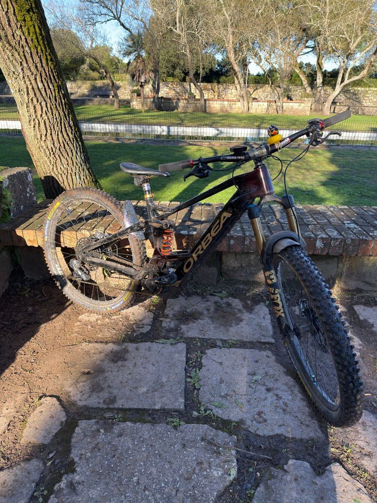 Used Orbea WILD FS M20 2022 2022 Mountainbike, Red, 29 — image 14 of 15