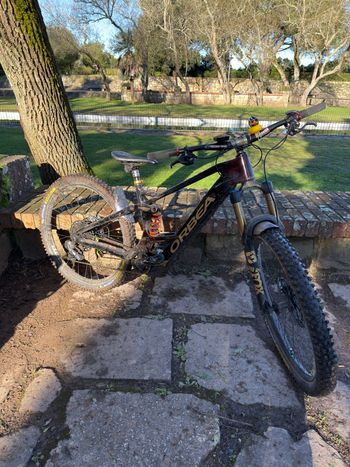 Used Orbea WILD FS M20 2022 2022 Mountainbike, Red, 29 — image 10 of 15