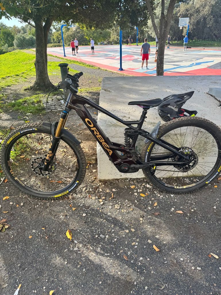 Used Orbea WILD FS M20 2022 2022 Mountainbike, Red, 29 — image 12 of 15