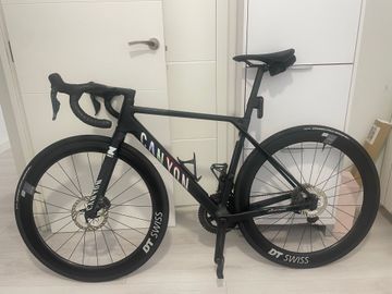 Brugt Canyon Ultimate CF SLX 8 Di2 2024 2024 Road & Gravel — billede 1 af 7