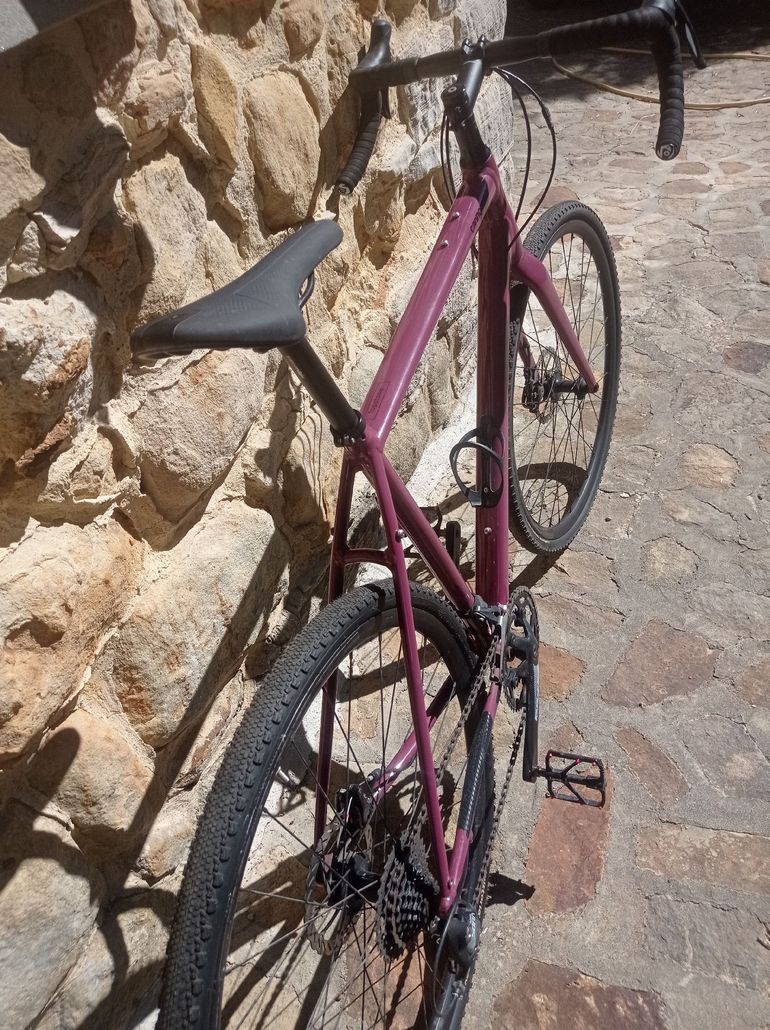 Used Cannondale Topstone Shimano Sora 2024 Road & Gravel, Red — image 8 of 10