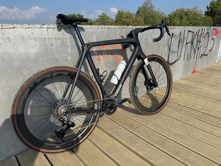Used Trek Checkmate SLR 7 AXS 2026 2026 Road & Gravel, Black — image 3 of 8