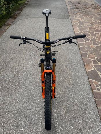 Použité Mondraker Foxy Carbon XR 2021 2021 Mountainbike — obrázek 7 z 12