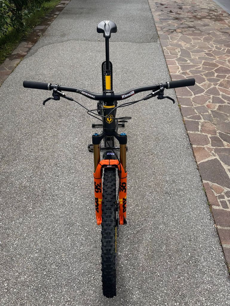 Použité Mondraker Foxy Carbon XR 2021 2021 Mountainbike — obrázek 7 z 12