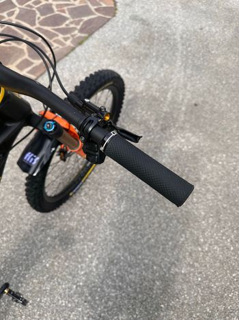 Použité Mondraker Foxy Carbon XR 2021 2021 Mountainbike — obrázek 8 z 12