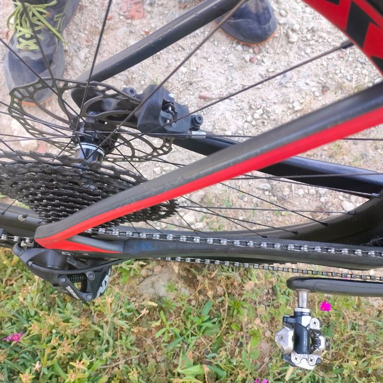 Used Specialized Women's Stumpjumper ST Comp Carbon 29 2018 2018 Mountainbike, Red — image 7 of 11