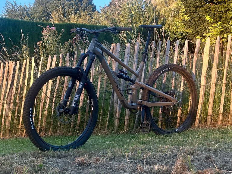 Used Canyon Spectral 6 2025 2025 Mountainbike, Light Gray, 29, 27.5 — image 1 of 9