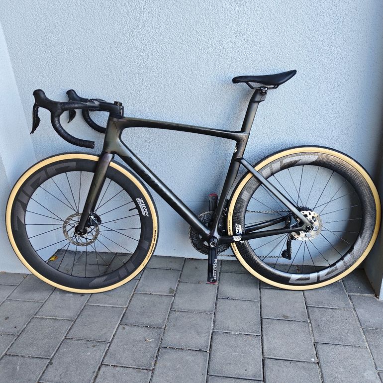 Used Specialized Tarmac Shimano Ultegra Di2 2021 Road & Gravel, Black — image 2 of 19