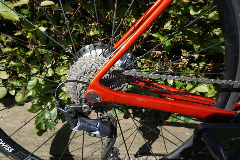 Used Canyon Endurace CF SL Disc 8.0 2019 2019 Road & Gravel, Red — image 7 of 17