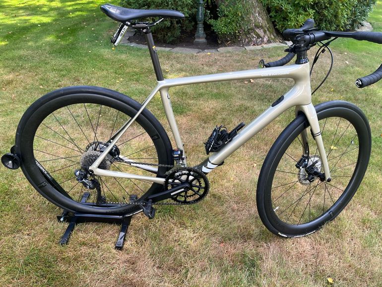 Used Cannondale Synapse HI-MOD Carbon Ultegra Di2 2022 Road & Gravel, Light Gray — image 25 of 26