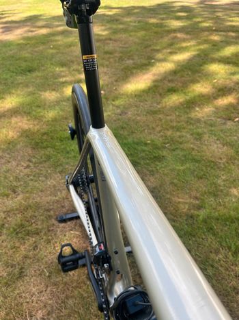 Used Cannondale Synapse HI-MOD Carbon Ultegra Di2 2022 Road & Gravel, Light Gray — image 10 of 26