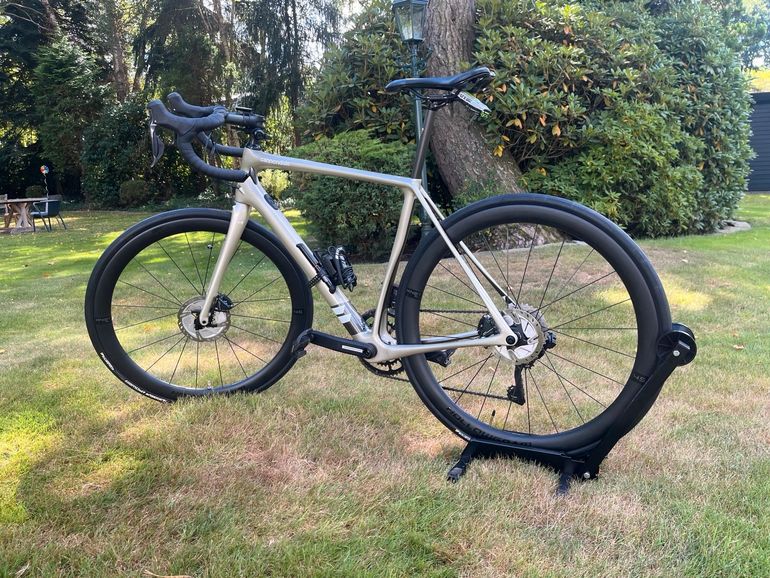 Used Cannondale Synapse HI-MOD Carbon Ultegra Di2 2022 Road & Gravel, Light Gray — image 3 of 26