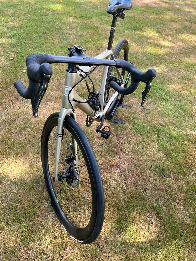 Used Cannondale Synapse HI-MOD Carbon Ultegra Di2 2022 Road & Gravel, Light Gray — image 9 of 26