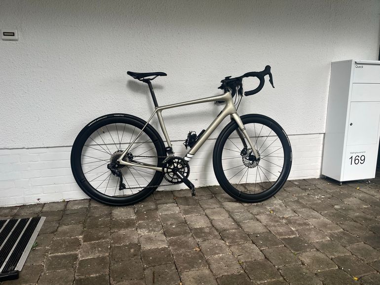 Used Cannondale Synapse HI-MOD Carbon Ultegra Di2 2022 Road & Gravel, Light Gray — image 15 of 26
