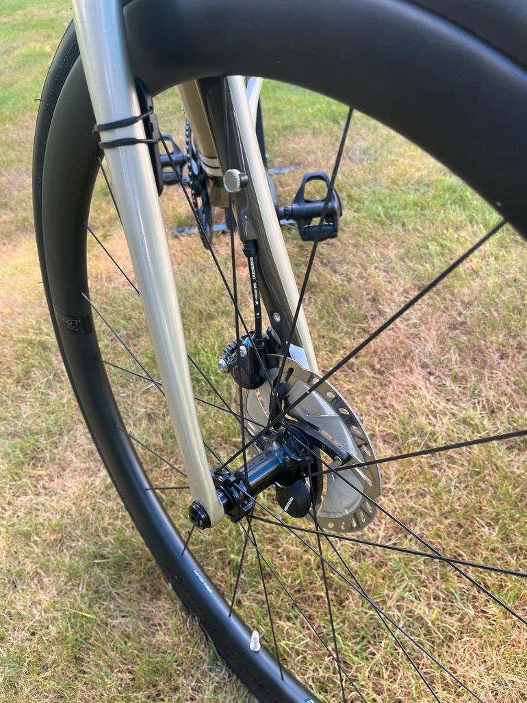 Used Cannondale Synapse HI-MOD Carbon Ultegra Di2 2022 Road & Gravel, Light Gray — image 8 of 26