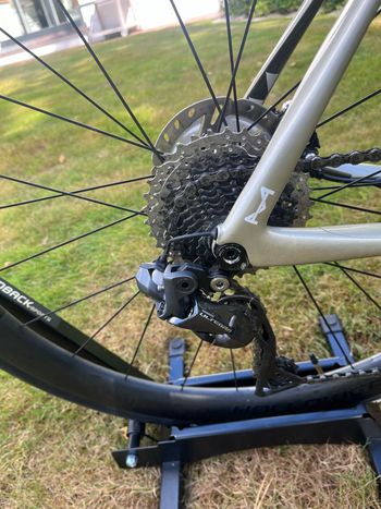 Used Cannondale Synapse HI-MOD Carbon Ultegra Di2 2022 Road & Gravel, Light Gray — image 23 of 26