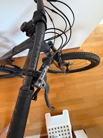 Used Lapierre XRM 10.9 2024 2024 Mountainbike, Black, 29 — image 9 of 19