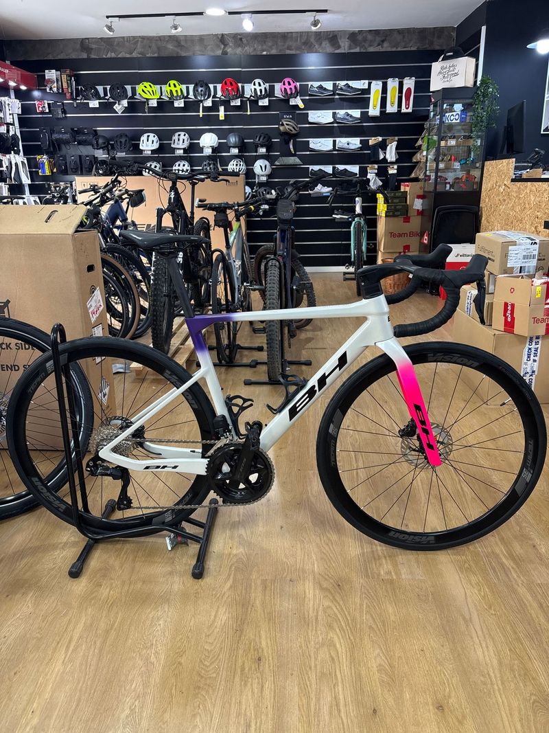 Tweedehands BH Custom Shimano 105 Di2 2026 Road & Gravel