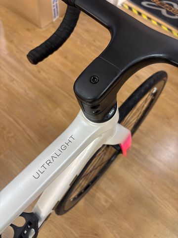 Used BH Custom Shimano 105 Di2 2026 Road & Gravel, White — image 7 of 7