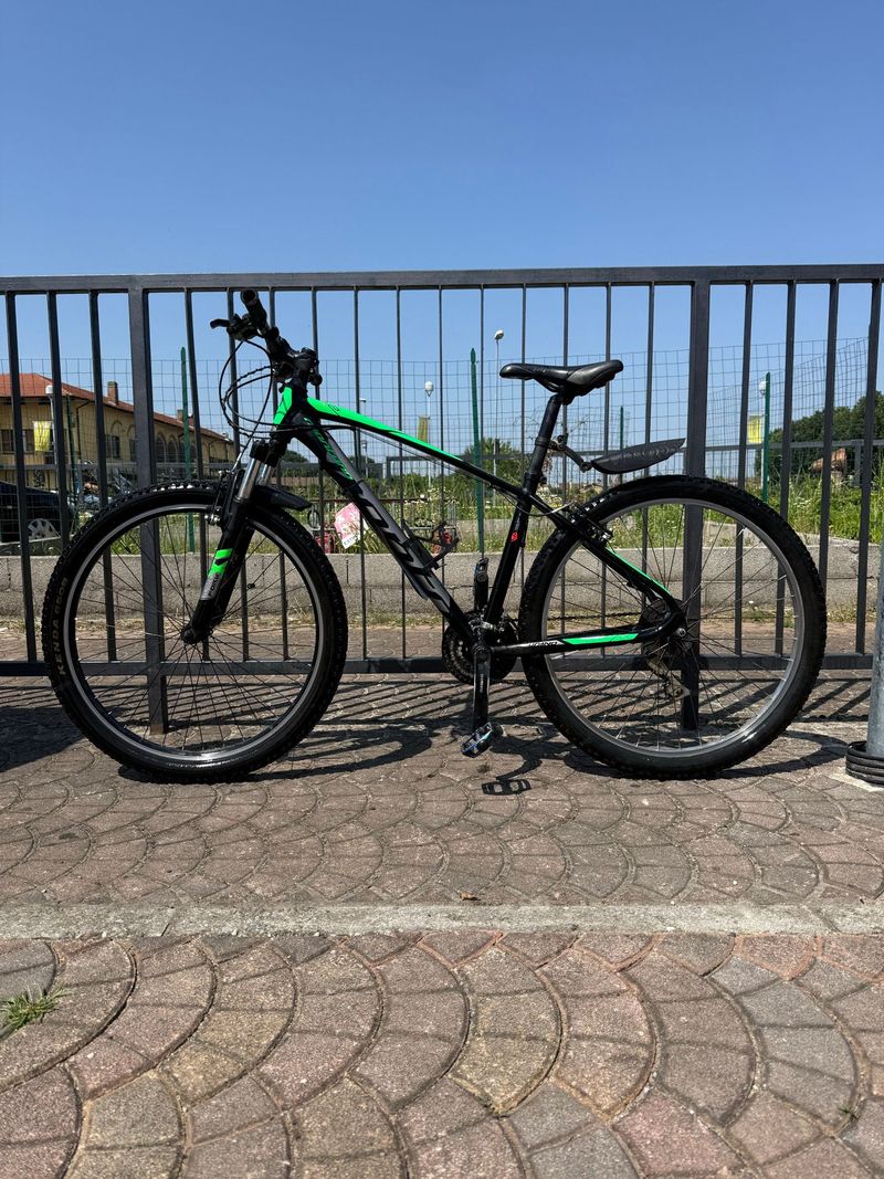 Montana Custom Shimano Acera 2019 Mountainbike d'occasion — image 6 sur 6