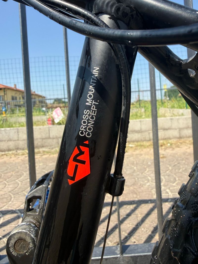 Montana Custom Shimano Acera 2019 Mountainbike d'occasion — image 4 sur 6