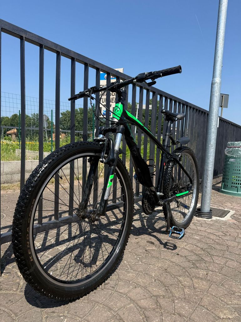 Used Montana Custom Shimano Acera 2019 Mountainbike, Black — image 6 of 6