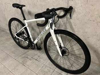 Used Specialized Diverge E5 2023 2023 Road & Gravel, White — image 5 of 6