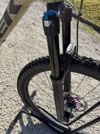 Käytetty Trek Roscoe 9 2023 2023 Mountainbike — kuva 11 / 16