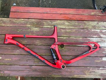 Used Vitus Rapide FS CRS (Sram) 2023 Frameset 2023 Mountainbike, Red, 29 — image 1 of 5