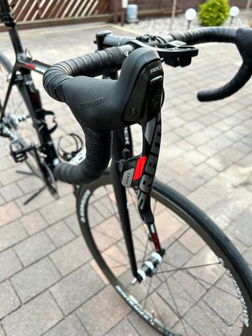 Brugt Trek Émonda SL 8 RED 2016 2016 Road & Gravel — billede 2 af 8