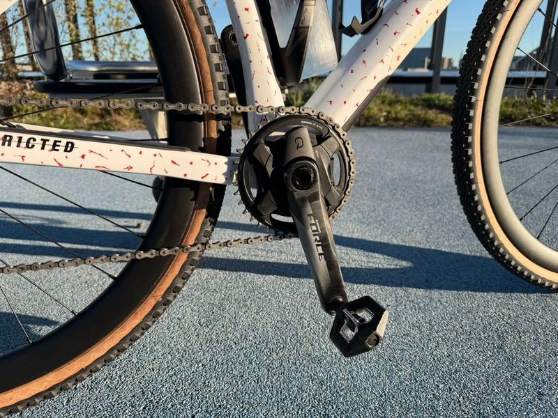 Used BMC URS 01 TWO 2023 2023 Road & Gravel, White — image 3 of 6