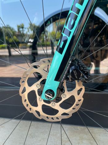 Použité Bianchi Oltre XR4 Disc Shimano 105 12s Palladium Carbon 2022 Road & Gravel — obrázek 8 z 15