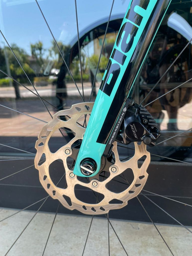 Použité Bianchi Oltre XR4 Disc Shimano 105 12s Palladium Carbon 2022 Road & Gravel — obrázek 8 z 15