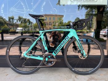 Použité Bianchi Oltre XR4 Disc Shimano 105 12s Palladium Carbon 2022 Road & Gravel