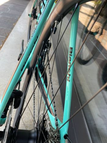 Použité Bianchi Oltre XR4 Disc Shimano 105 12s Palladium Carbon 2022 Road & Gravel — obrázek 6 z 15