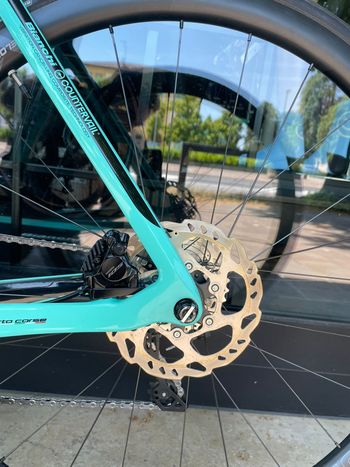 Použité Bianchi Oltre XR4 Disc Shimano 105 12s Palladium Carbon 2022 Road & Gravel — obrázek 7 z 15