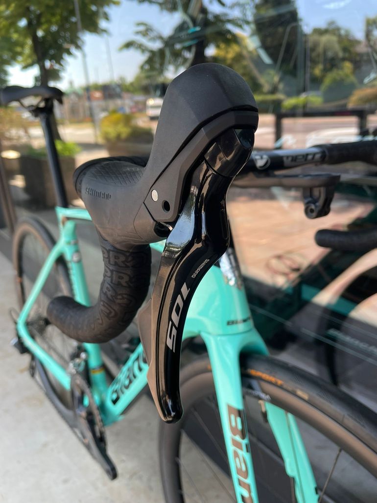 Použité Bianchi Oltre XR4 Disc Shimano 105 12s Palladium Carbon 2022 Road & Gravel — obrázek 9 z 15