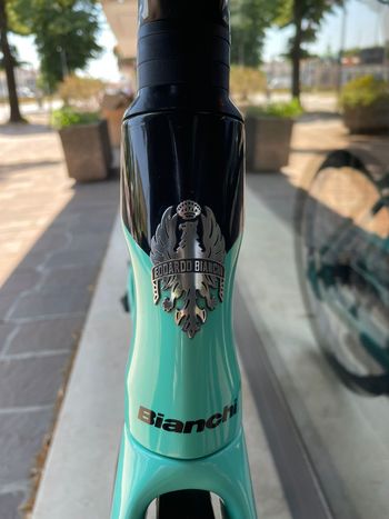 Použité Bianchi Oltre XR4 Disc Shimano 105 12s Palladium Carbon 2022 Road & Gravel — obrázek 10 z 15