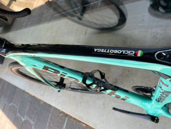 Použité Bianchi Oltre XR4 Disc Shimano 105 12s Palladium Carbon 2022 Road & Gravel — obrázek 5 z 15