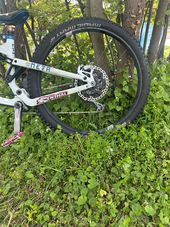 Used Commencal META AM Shimano XTR 2020 Mountainbike, White — image 15 of 20