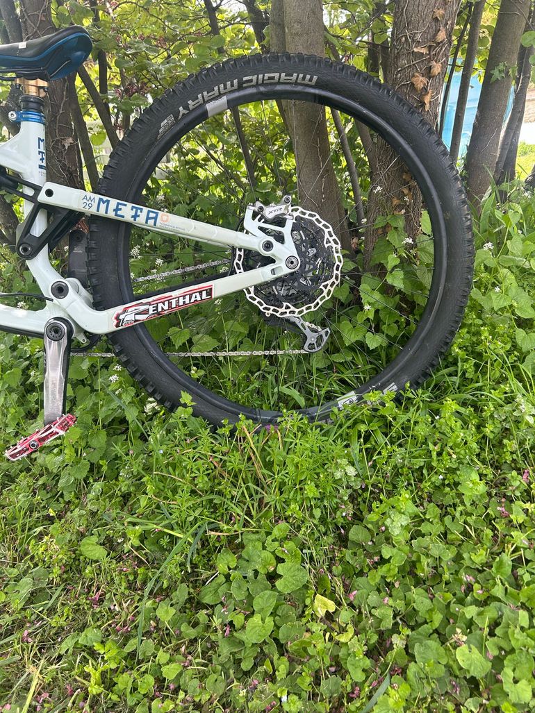 Used Commencal META AM Shimano XTR 2020 Mountainbike, White — image 15 of 20