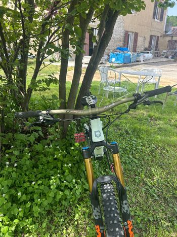 Used Commencal META AM Shimano XTR 2020 Mountainbike, White — image 19 of 20