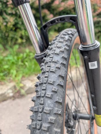 Used Focus Whistler Shimano Deore 2022 Mountainbike, Red — image 5 of 7