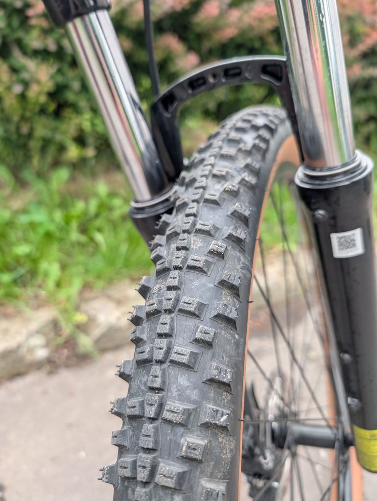 Used Focus Whistler Shimano Deore 2022 Mountainbike, Red — image 5 of 7