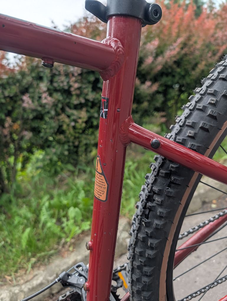 Used Focus Whistler Shimano Deore 2022 Mountainbike, Red — image 3 of 7