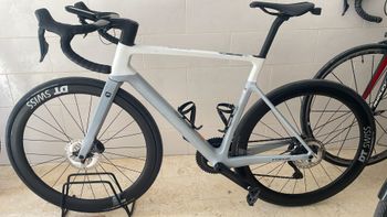 Used Focus IZALCO MAX 9.8 2024 2024 Road & Gravel, White — image 2 of 4