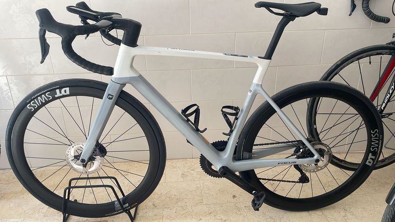 Used Focus IZALCO MAX 9.8 2024 2024 Road & Gravel, White — image 2 of 4