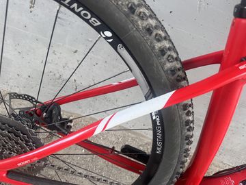 Trek Procaliber 9.7 2017 2017 Mountainbike usato, Rosso — immagine 4 di 13
