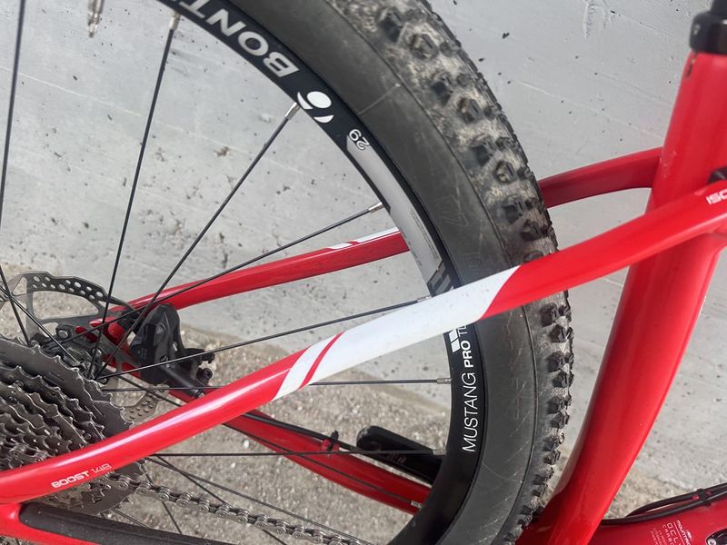 Trek Procaliber 9.7 2017 2017 Mountainbike usato, Rosso — immagine 4 di 13